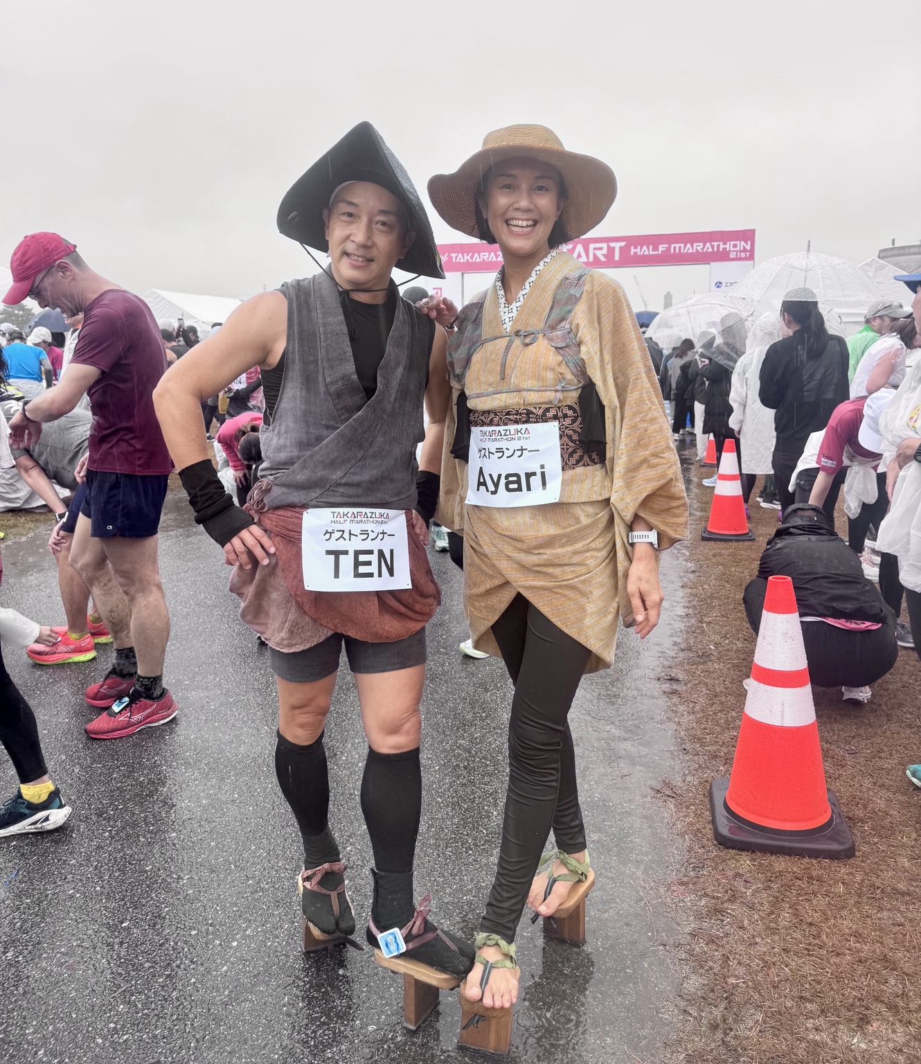 宝塚ハーフマラソンにゲストランナーとして出場したTENと綾理